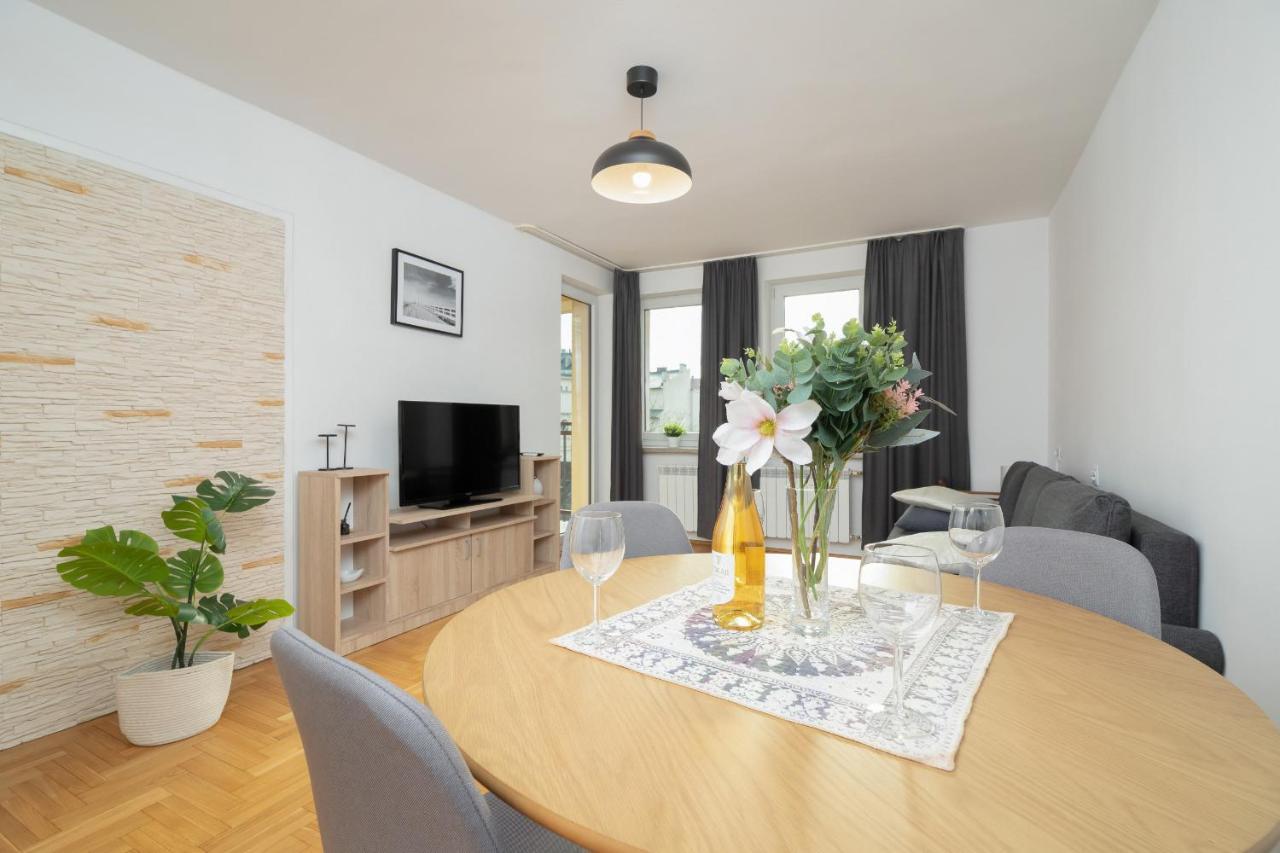 Apartment Jozefinska With Balcony Cracow By Renters