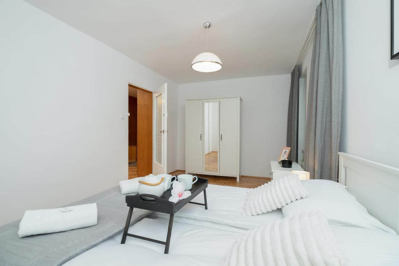 Apartment Jozefinska With Balcony Cracow By Renters